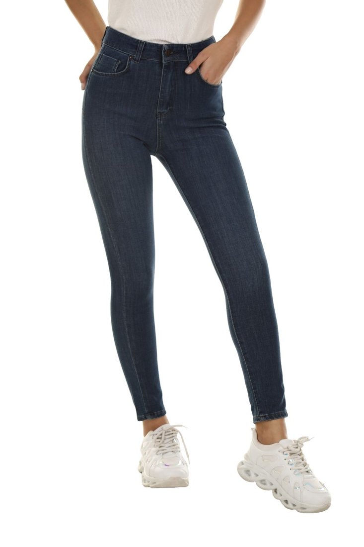Dark skinny jeans